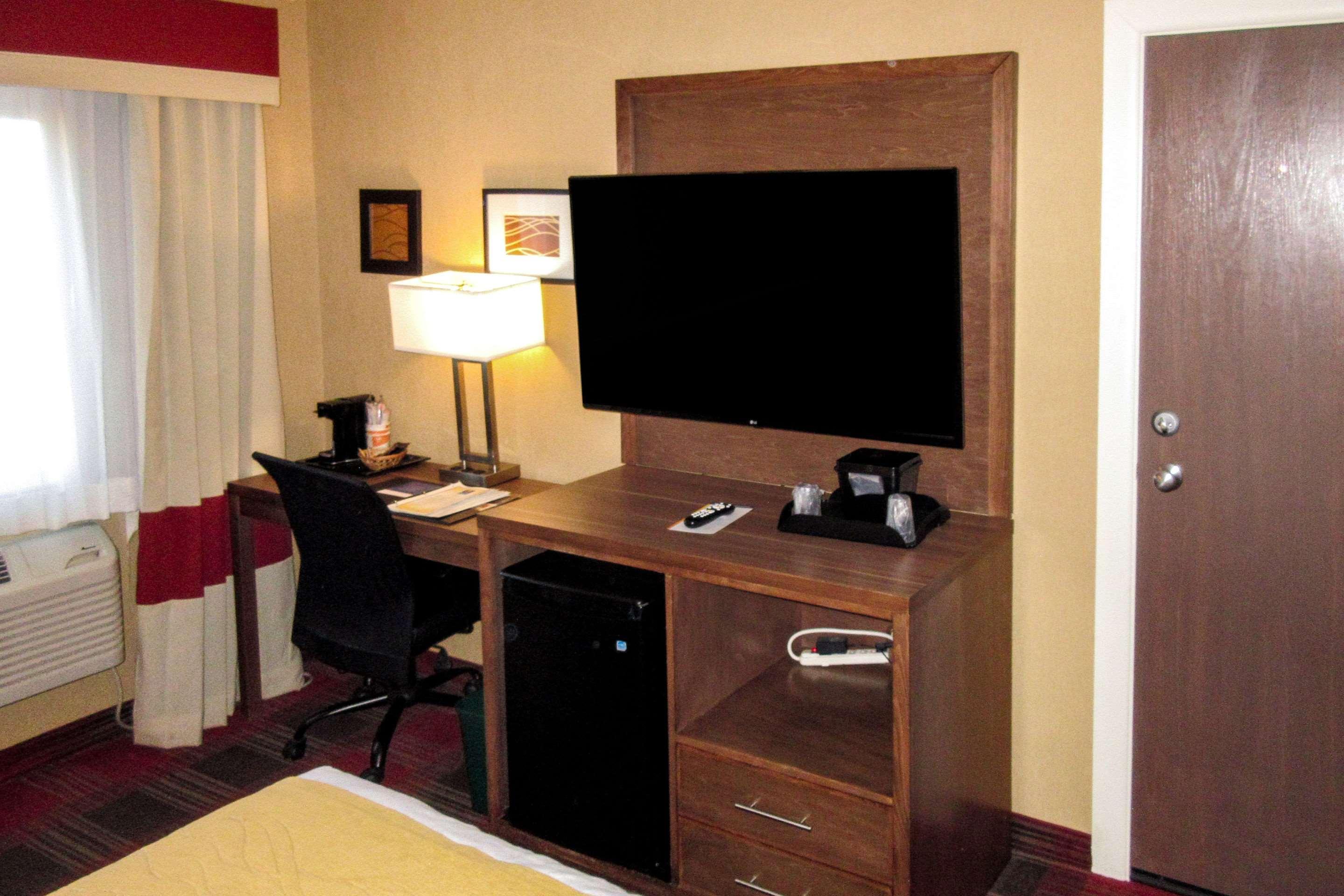 Comfort Inn Flagstaff Lucky Lane I-40 Exterior photo